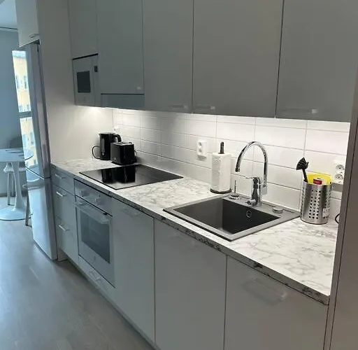 New Stunning In The Center